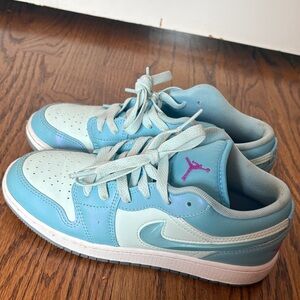 Nike Kids Sneakers in Blue and Pink